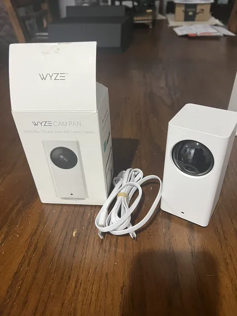 Wyze CAM PAN WYZECP1 Indoor Home Camera White