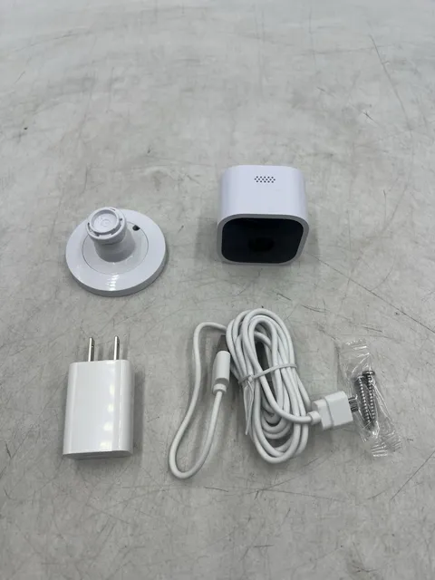 Blink Mini – Compact indoor plug-in smart security camera, 1080 HD video, Alexa