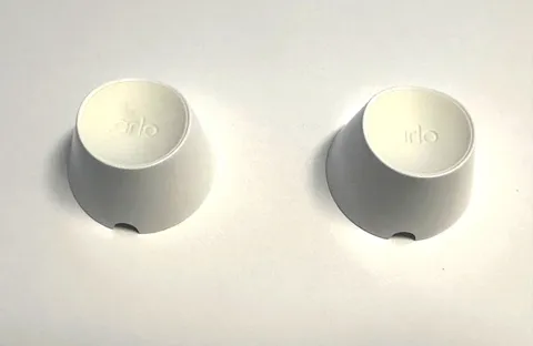 Arlo Magnetic Wall Mounts Set of 2 for Ultra, Ultra 2 Pro 3 & Pro 4 pulls