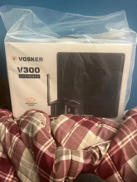 Vosker V300 Ultimate 4G LTE Autonomous Outdoor Security Camera Black
