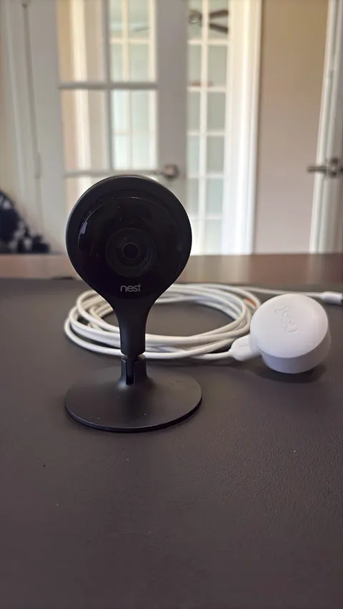 Nest Cam A0005 1080p Wi-Fi Indoor IP Security Camera, Black, USB Cable Stand