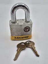 Vintage Master Lock Co. No.17 Heavy-duty Padlock With 2 Keys Hardened B25