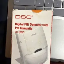 DSC PIR Motion Detector Pet Immune LC-100PI