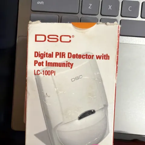 DSC PIR Motion Detector Pet Immune LC-100PI