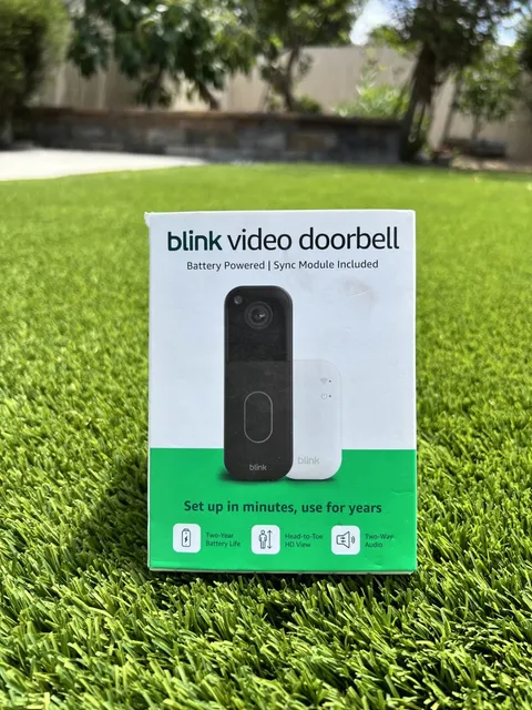 Blink Video Doorbel with Sync Module Core, Battery, Head-to-Toe HD View - Black