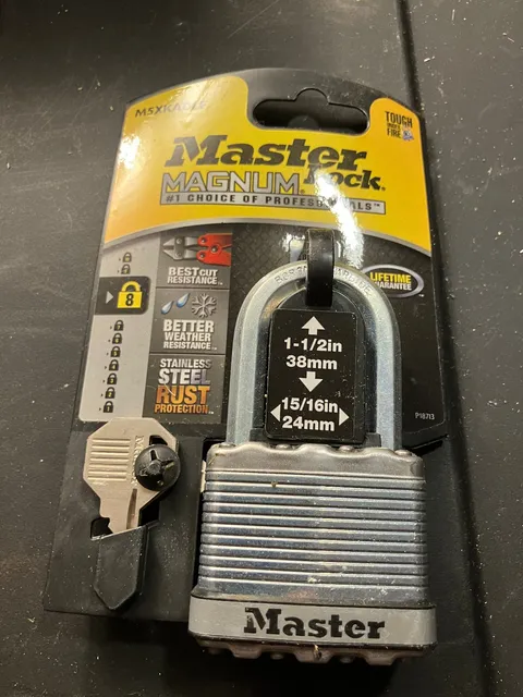 Master Lock Magnum Padlock   (M1XKA1)  PAD LOCK