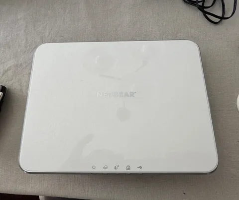 Netgear VMB3000 Base Station Wi-Fi Hub with Power Adapter