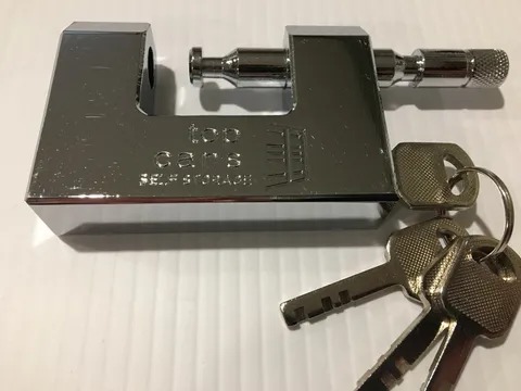 NEW TRIPLE CHROME PLATED D SHAPE SECURITY PADLOCK