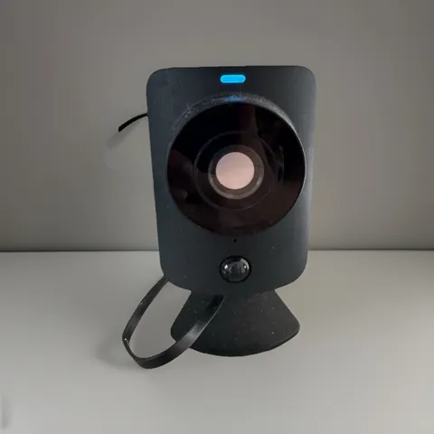 2 SimpliSafe Indoor Camera Wi-Fi HD Security Camera SSCM1 + Wall Charger + cord