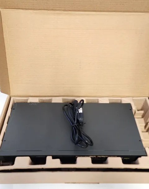 Lorex ACCLPS263B 16-Channel Port PoE + 1 LAN Port Camera Switch, NEW