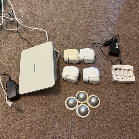 4 NETGEAR Arlo Cameras VMC3030 & Base Station VMB3000 Wi-Fi Security Bat Charger