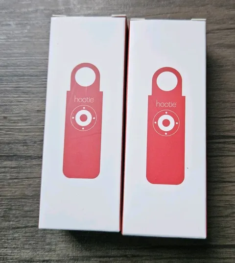 Hootie Personal Keychain Alarm for Protection of Women Kids Siren Light Red New