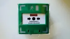 CP3-LSRC TRIPLE POLE RESETTABLE BREAK GLASS UNIT WITH SOUNDER Bi-Coloured LED’s.