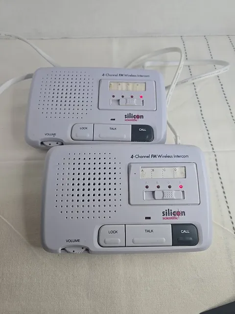 Silicon Scientific 4 Channels FM Wireless Intercom White Model FM-245 Set Of 2 