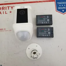 Ring Spotlight Cam Battery Outdoor w/ 2 Batteries 8X81X7-WEN0 Tested Working