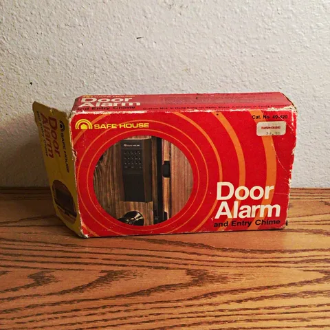 Safe House Door Alarm w/ Entry Chime Wired Indoor Only 9V Battery 49-420
