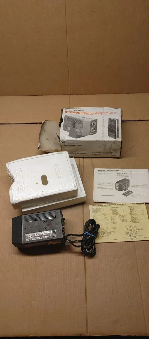 Safe House Invisible Pulsed Beam Infrared Photorelay Alarm 49-307 Radio Shack