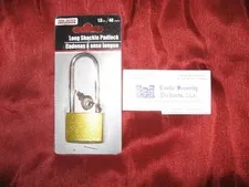 LONG SHACKLE PADLOCK WITH 2 KEYS     FREE USA S&H
