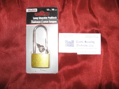LONG SHACKLE PADLOCK WITH 2 KEYS     FREE USA S&H