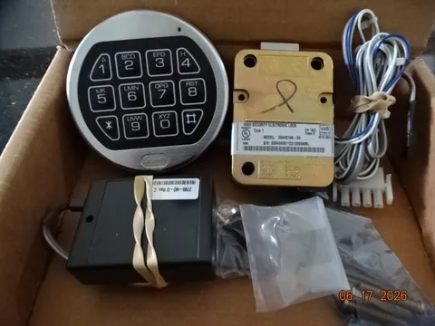 LaGard 33E 3040 Electronic Deadbolt Combogard  - Lock and Keypad - New
