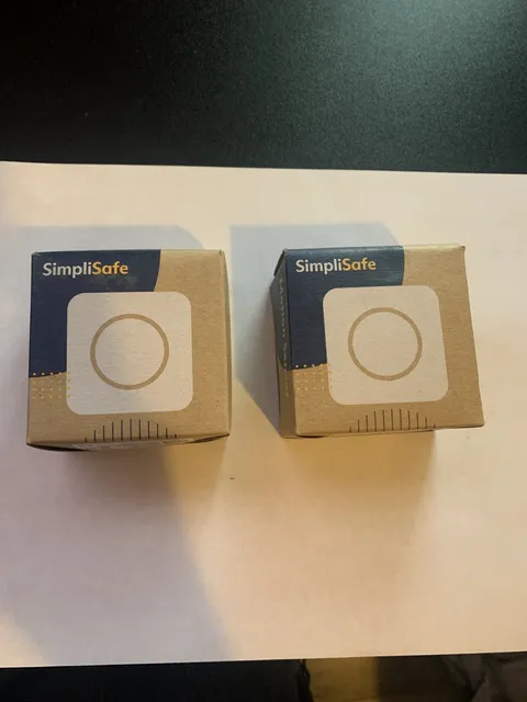 Simplisafe (x2) MOTION SENSOR White CA001 - New in the box