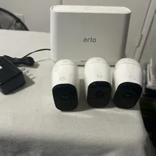 Arlo Security System Base VMB4000 And 3 Cams VMC4030 4 Battery And Charger