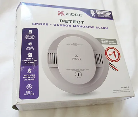 Kidde Smoke and Carbon Monoxide Detector with Interconnected Alarm Voice Alerts