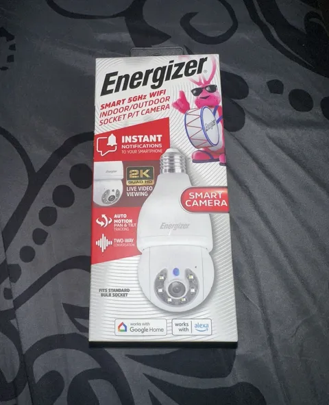 Energizer Smart Wi-Fi Indoor Outdoor Bulb Socket P/T Camera