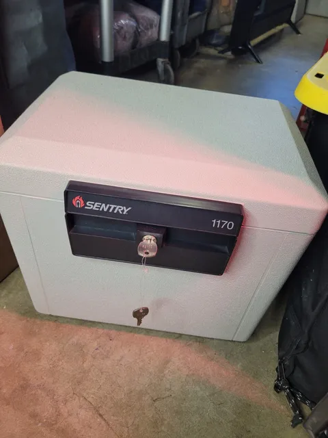 SentrySafe 1170 Fireproof File Box Letter Size New Open Box 1 Key Document Safe