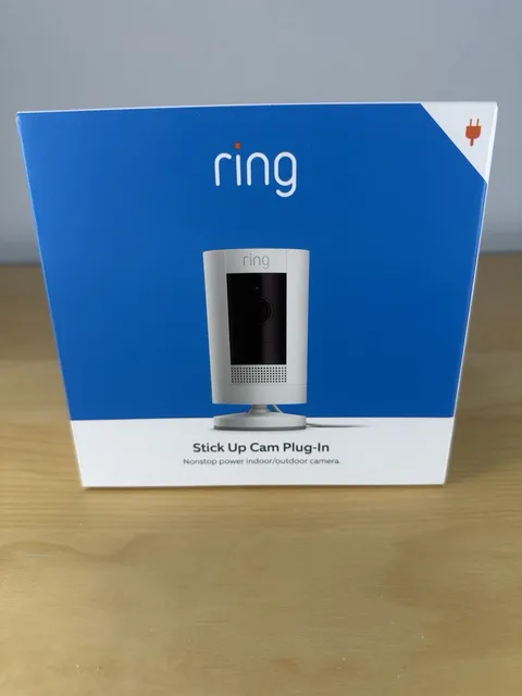 Ring Stick Up Cam Plug-In 1080p Indoor/Outdoor Camera White 8SW1S9-WEN0 NEW