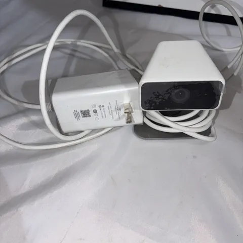 Xfinity xCam2 SCHC2AEW Security Camera w/ XW4 Power Adapter Base