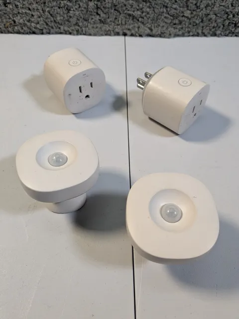 Lot (4) Samsung SmartThings Outlet IM6001-OTP01 & Motion Sensor IM6001-MTP01