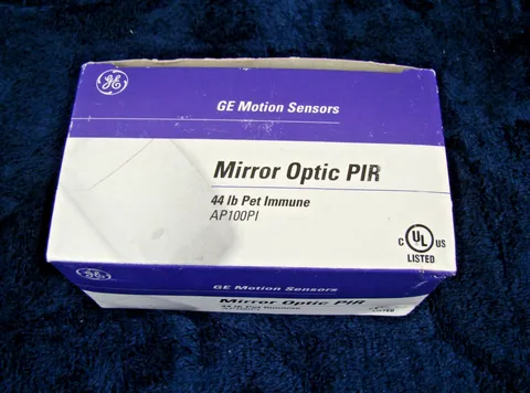 GE Mirror Optic PIR Pet Immune Motion Sensor # AP100PI Open Box