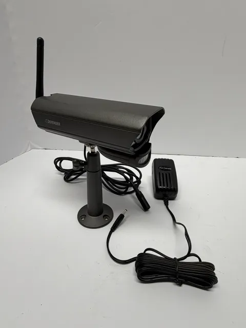 Defender Phoenix M2C Wireless Security Camera w/ Mount, Ac Adapter, WORKING