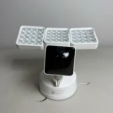 Wyze Wi-Fi Outdoor Floodlight Pro Home Security Camera - WYZECFLP