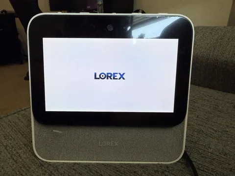 Lorex L871T8-Z Camera Wireless Security System 7” Touchscreen Home Center