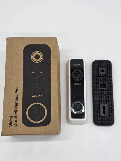 Vivint Doorbell Camera Pro  VS-DBC300-WHT  Fully Tested & Working 