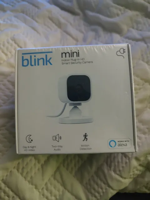 Blink Mini Indoor Plug-In Live HD Smart Security Camera (New in Box)