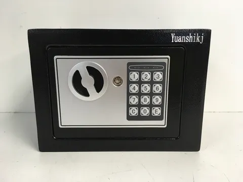 4 DIGIT CODE SAFE WITH KEY (P24034774)