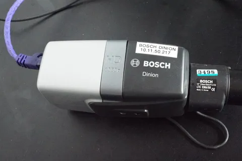Bosch NBN-832V-IP w Bosch 1/3" 2.8mm - 10mm F1.4 CS
