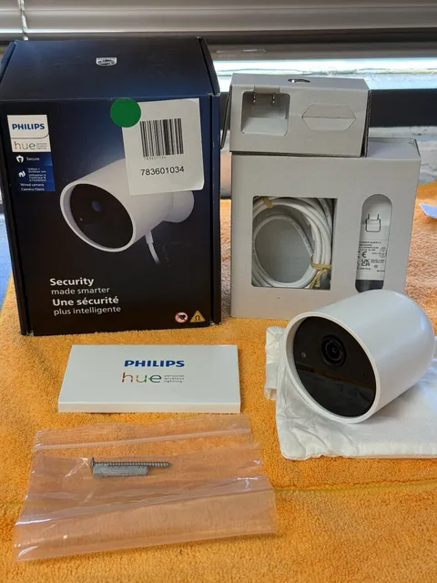 Philips Hue 581504 Wired Security Camera - White - TESTED - PREOWNED