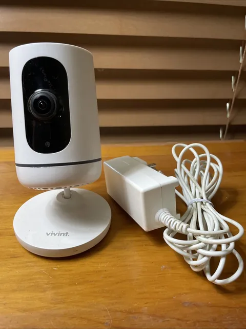 Vivint Indoor Ping Security Camera V-CAM1 With Power Adapter A1G