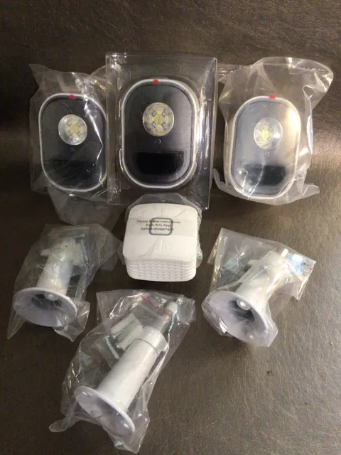 3 ARLO Light AL1101 - 3 Mounts - Bridge ABB1000 - No Batteries ***** NWOB