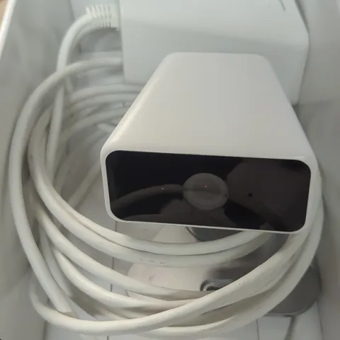 Xfinity XCAM2 SCHC2AEW HD Indoor Outdoor Security Camera w/ Adapter