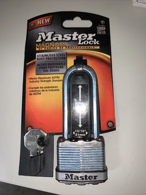 Magnum Keyed Padlock,No M1XDLJ,  Master Lock Co