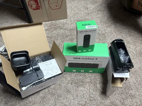 Blink Outdoor 4 5-Cam Wireless System w/ Sync Module + Video Doorbell 1080p
