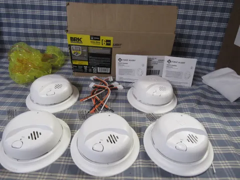 First Alert BRK SMI100-AC Smoke Alarm 5 Pack (Open Box) FAST FREE SHIPPING.