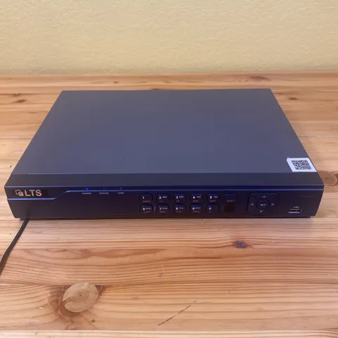 Digital Video Recorder (DVR) Video Surveillance LTS Model LTD8504K-ST. No remote