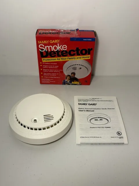 Family Gard Smoke Detector Alarm Model MODEL FG888D Vintage