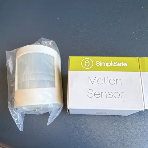 SimpliSafe Wireless Indoor Motion Sensor, Wall Mounted, Battery, White MS1